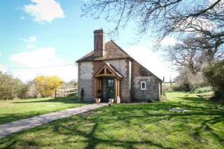 Cowdray Holiday Cottages - 4