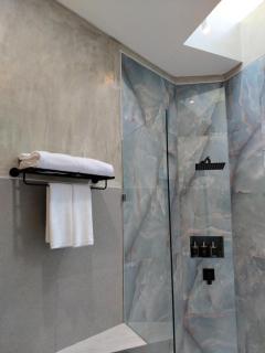 One bed room - 5 mnts to padang padang beach - 9