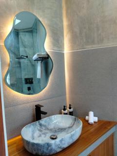 One bed room - 5 mnts to padang padang beach - 5