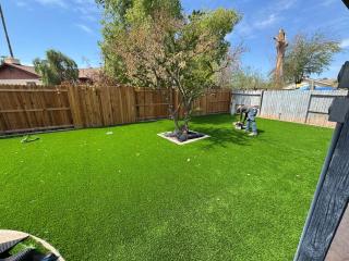 Centrally located, 4 bedroom, 10 guests - 3