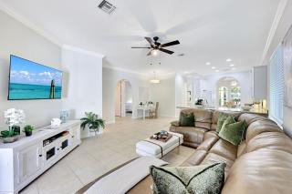 Relax at Dolphin Dreams Private Pool, 3BR/2BA Naples Park Retreat - 7