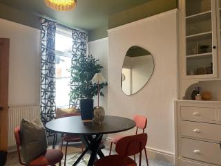 2 Bedroom House Near City Centre Free Parking - 8