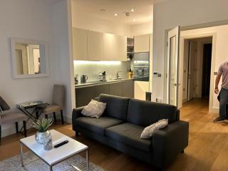 Bank Apartment - City of London Central - 2