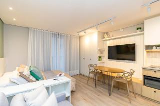 Studio Premium p/ 4 pessoas no All Batel - BAT1316 - 0