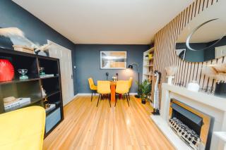 TranquilHaus! 3BR Retreat with Spa Saunas, Hot Tub & Garden Cinema - 1