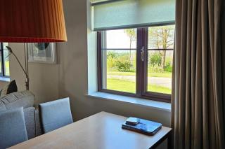 2br-sleeps4-pool-freeparking-trenythonestate - 3