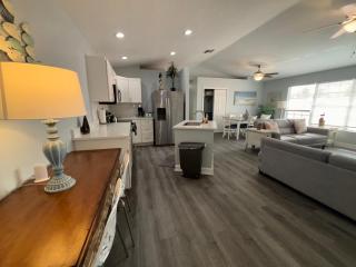 Redfish - Updated & Roomy 1.5 Mi to Beach Full Kitchen W&D - 0