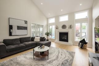 Main Unit Luxury South Windsor Oasis - 5