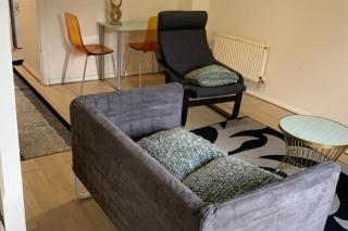 2-Bed House Sleeps 4 -Private Garden -Free Parking - 9