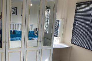 2-Bed House Sleeps 4 -Private Garden -Free Parking - 2