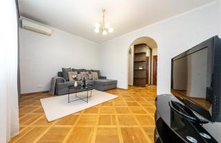 Просторные апартаменты Метро Минская 11 - Kyiv - 4