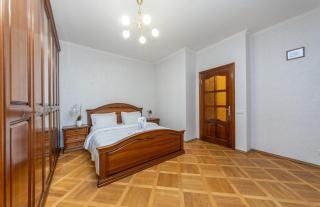 Просторные апартаменты Метро Минская 11 - Kyiv - 6