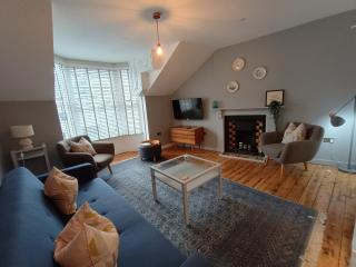 Nos-da - Menai Bridge - 0