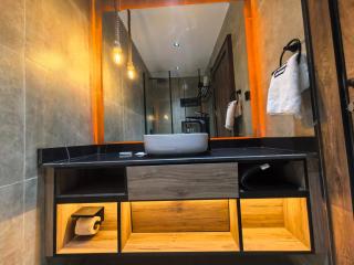 The Westbury Inn - 7