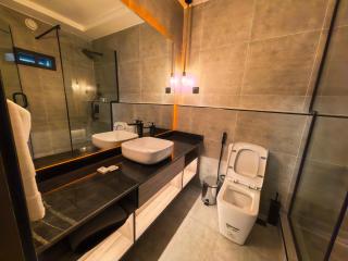 The Westbury Inn - 5