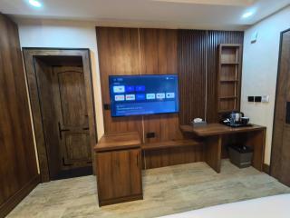 The Westbury Inn - 1