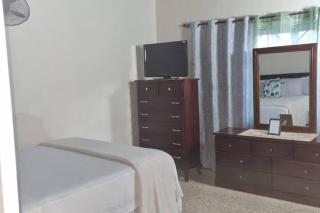 3-Bed House Sleeps 6 with Mountain Views - 3