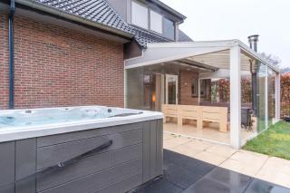Familiehuis Rheeze met Jacuzzi - 0