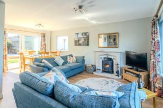 3BR Entire Home next to Racecourse & Free Parking - 5