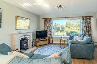 3BR Entire Home next to Racecourse & Free Parking - 3