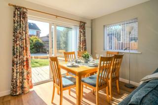 3BR Entire Home next to Racecourse & Free Parking - 1