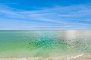 Blissful Beach Retreat BC - 8