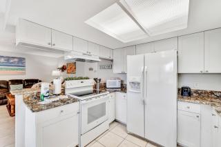 Blissful Beach Retreat BC - 5