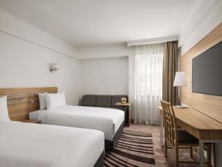 Novotel Cairo Airport - 5