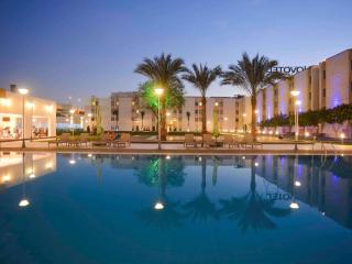 Novotel Cairo Airport - 8