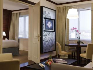 Sofitel Marseille Vieux-Port - 4