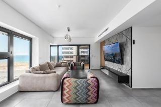 O&O Group-Charming 4BR APT with Stellar Sea View - 2