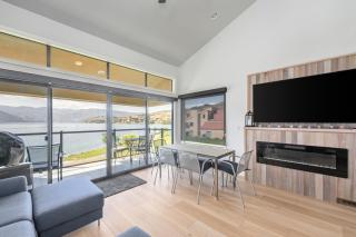 Lake Chelan Shores - Beachfront Sunsets #6-5 - 8