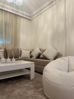 Central 2BR Apartment with Pool 3 min from Train Station, Marrakech - Marraquexe - 5