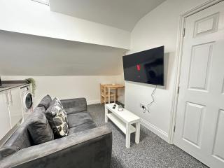 Modern 2-Bed Apartment in Central Ilkeston - 4