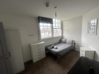 Lovely room in derby - 6
