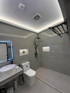 Foavahi Shark View Inn - 5