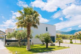 Villa Castelli, Family Holiday House with Private Pool - 3
