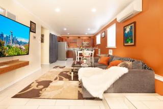 2 bedroom 1 bath Seattle Guest Suite ! - 0