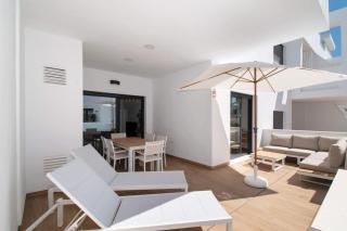 Rez de chaussee avec grande terrasse face piscine - 0