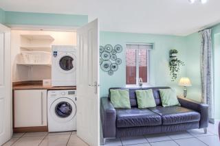 4Bed 3 Bath Home I Sleeps 7-9 I Family & Contractors I Parking - 3