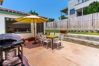 2BR-2 mins to Ocean-Sleeps 8-Pets - 3