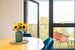 Modern 2-Bed Apartment by the Thames - 6