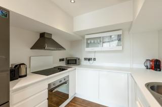 Quirky loft style apartment, 3DBR, Battersea - 6
