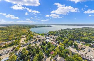 Newly Renovated The American Hotel Breakfast at Tiffany's Suite - 2