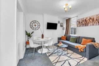 Wherstead Rd House By Homestyles Hosts Short Lets & Serviced Accommodation Suffolk With Free Parking - 9