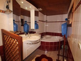 Appartement cosy au cœur de Vagney, proche commerces et sentiers, terrasse et cheminée, à 15km Gérardmer - FR-1-589-304 - 4