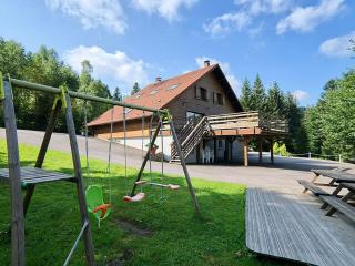 Chalet familial spacieux avec spa, sauna et salle de jeux - FR-1-589-750 - 0