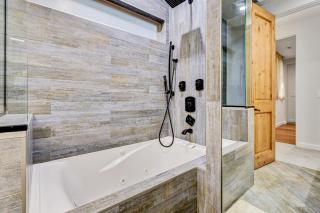 Modern LA Villa 5BR Home with Private Pool & Yard - 7