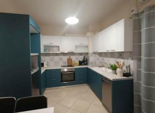 2BR Piraeus Apt - Parking - Near Maniatika Metro - 1