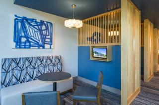 Holiday Inn Express & Suites Greenwood Mall by IHG - 6